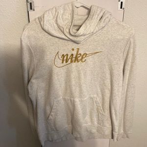 white Nike sweatshirt/hoodie, size M